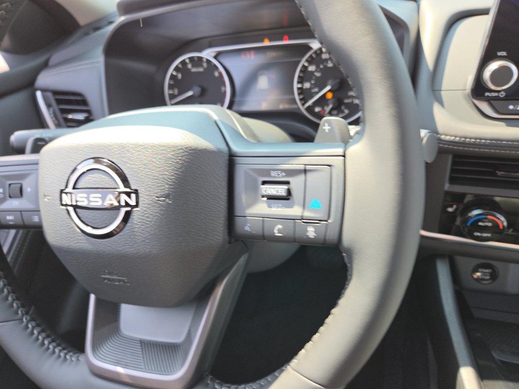 2026 Nissan Rogue Dark Armor - Photo 15