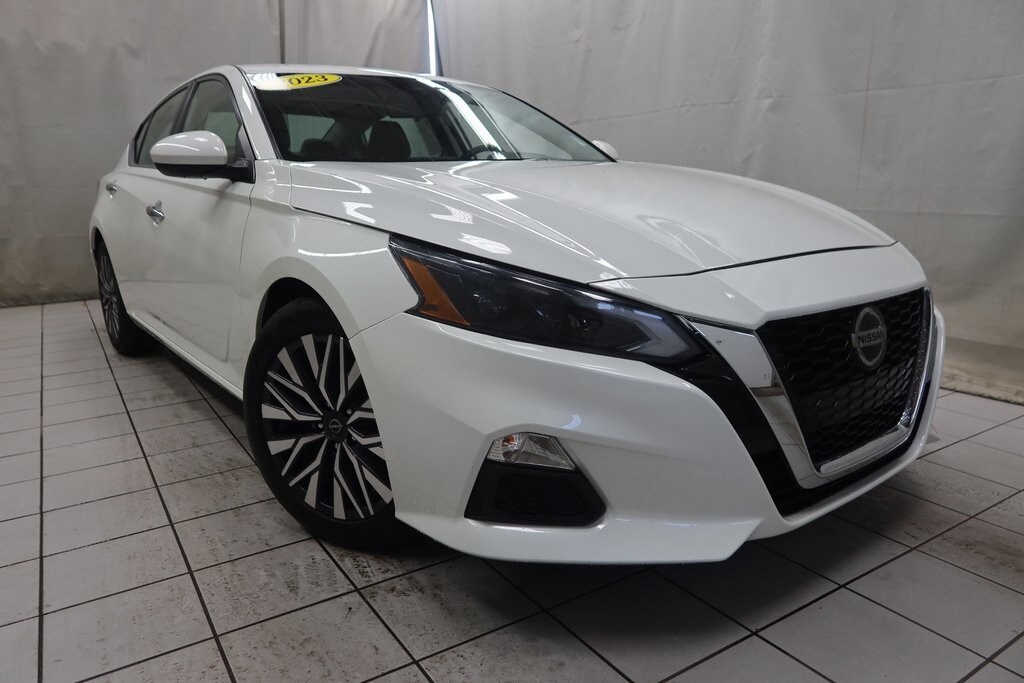 2023 Nissan Altima 2.5 SV photo 3