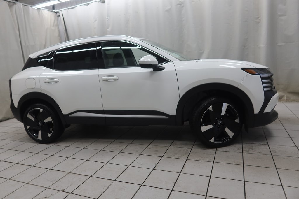 New 2025 Nissan Kicks SR SUV