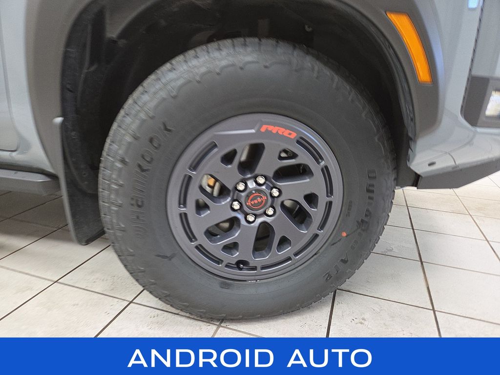 2025 Nissan Frontier PRO-4X - Photo 8