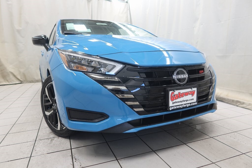 New 2025 Nissan Versa 1.6 SR Sedan