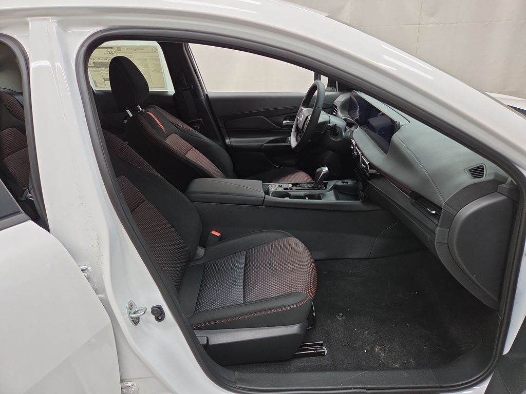 2026 Nissan Sentra SR - Photo 10