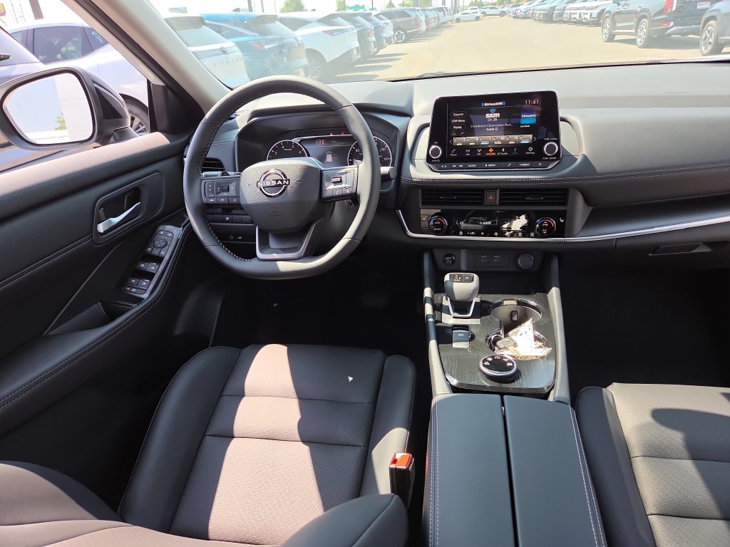 2026 Nissan Rogue Dark Armor - Photo 11