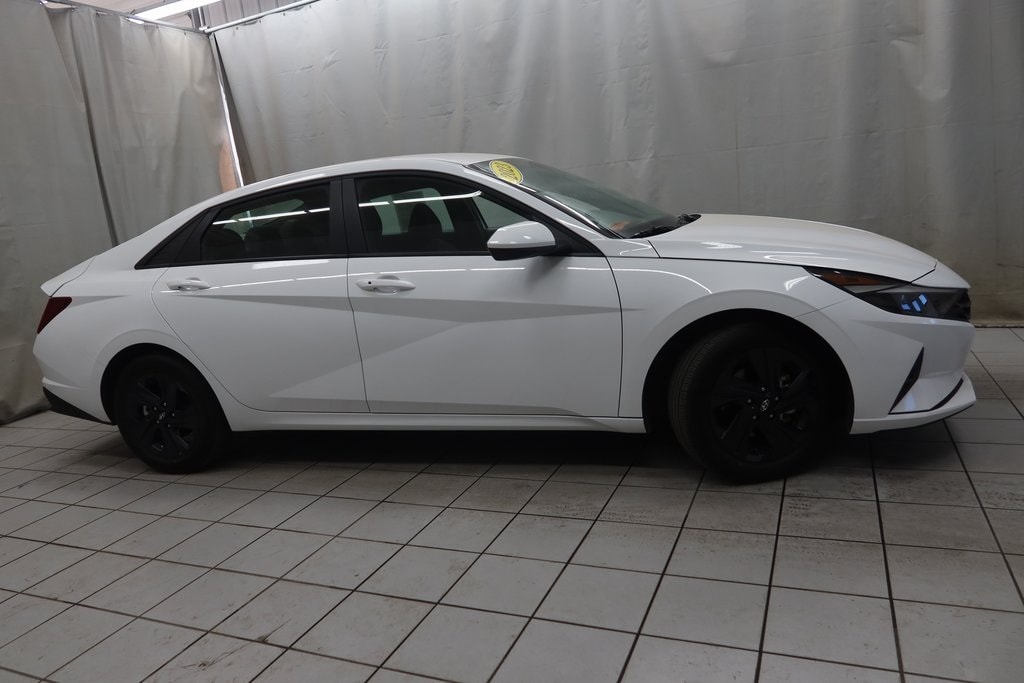 Used 2023 Hyundai Elantra HEV Blue Sedan