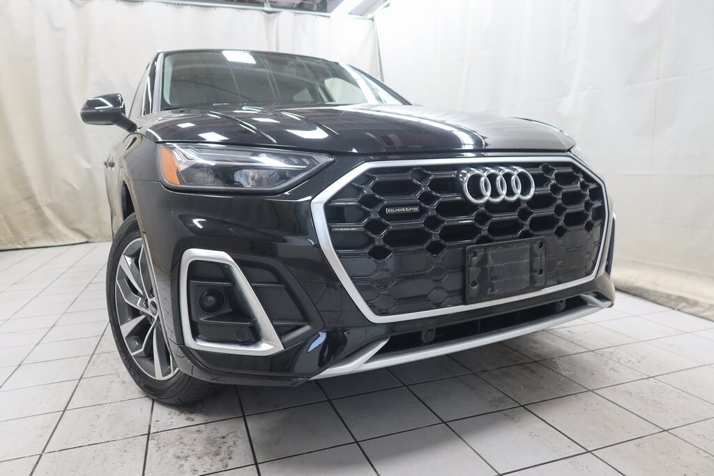 2022 Audi Q5 45 S line Premium photo 2