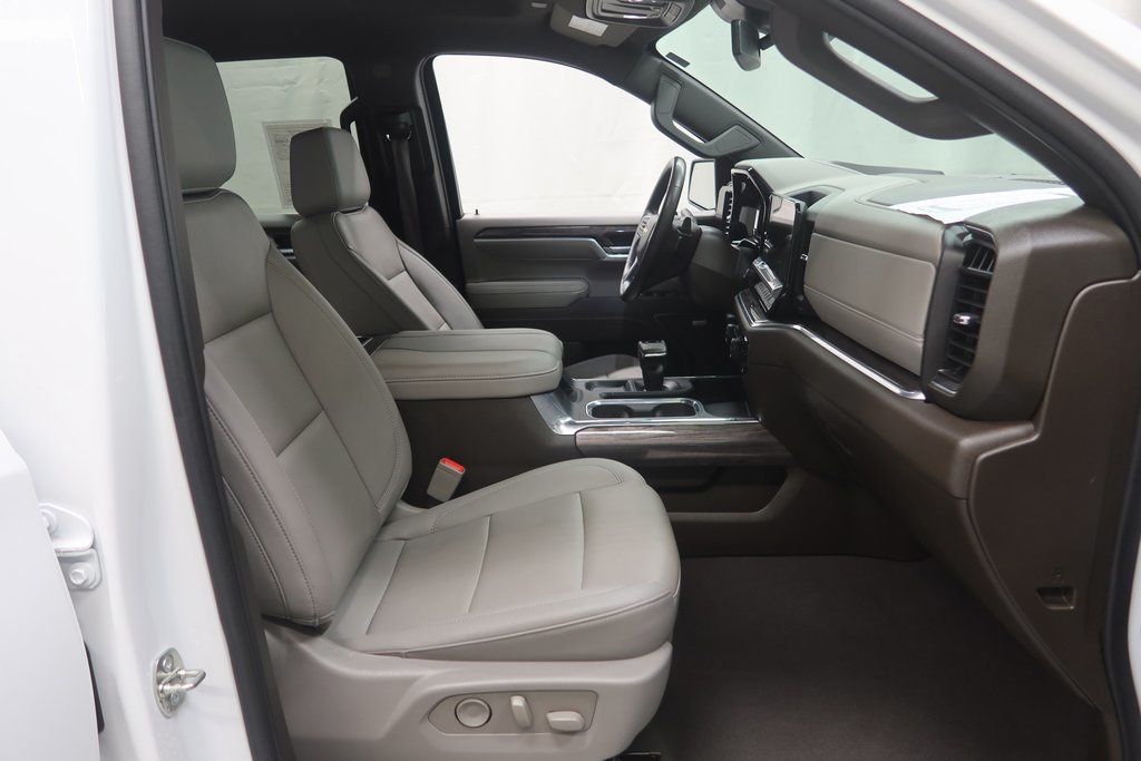 2023 Chevrolet Silverado 1500 LTZ - Photo 12