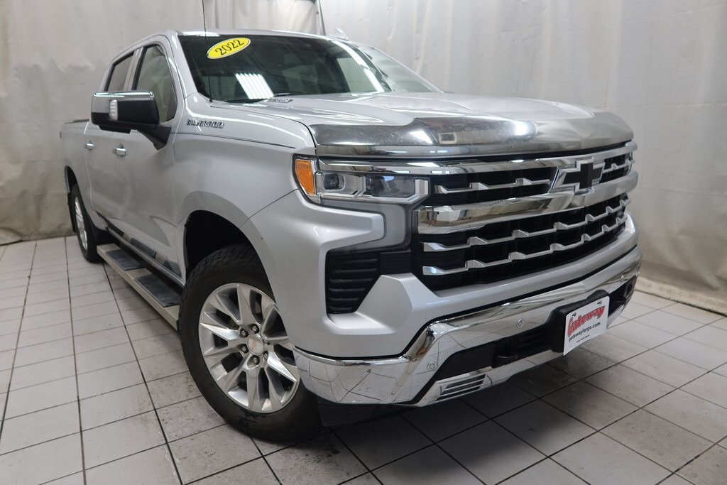 2022 Chevrolet Silverado 1500 LTZ photo 3