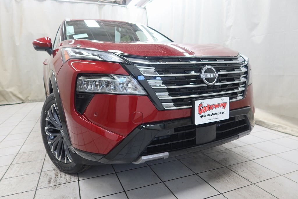 2025 Nissan Rogue Platinum photo 2