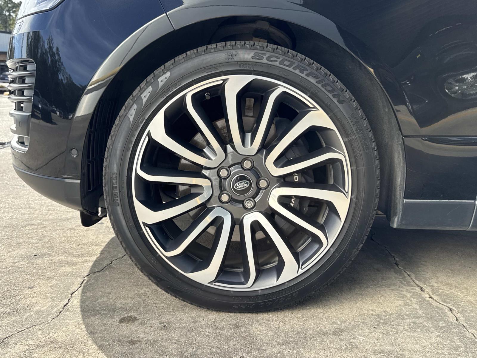 2020 Land Rover Range Rover HSE photo 2