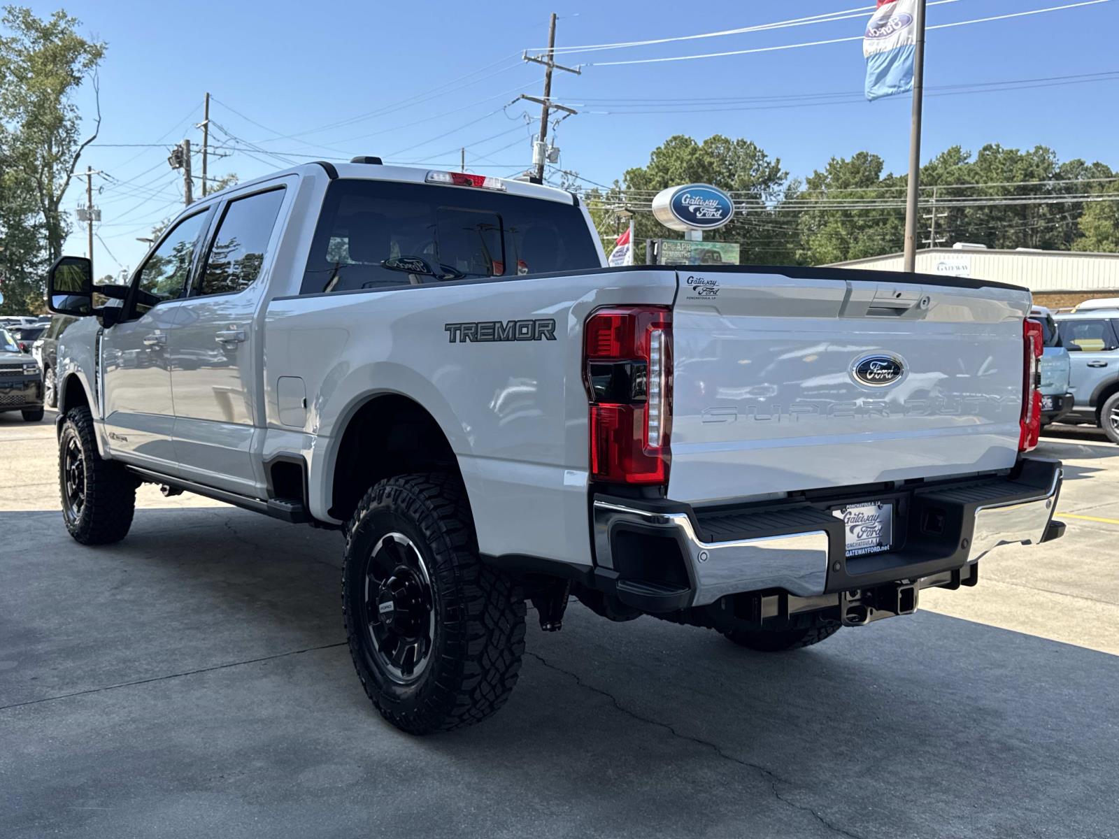 2026 Ford F-250 Lariat photo 2