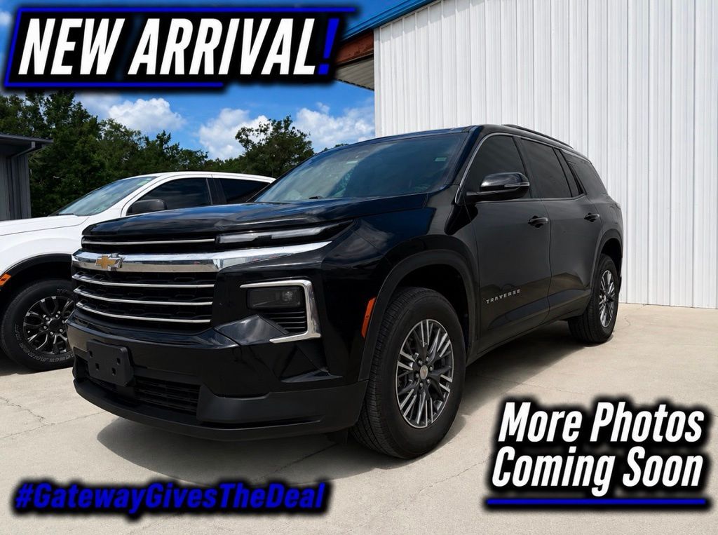 2025 Chevrolet Traverse FWD LT's photo