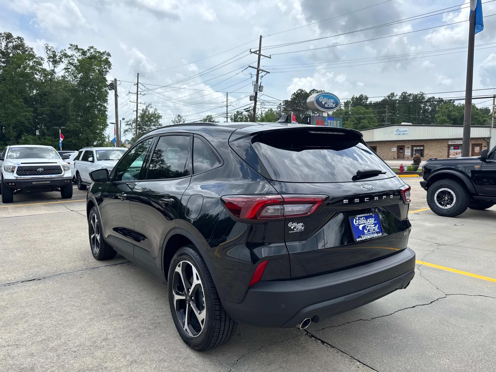 2025 Ford Escape ST-Line Select photo 3