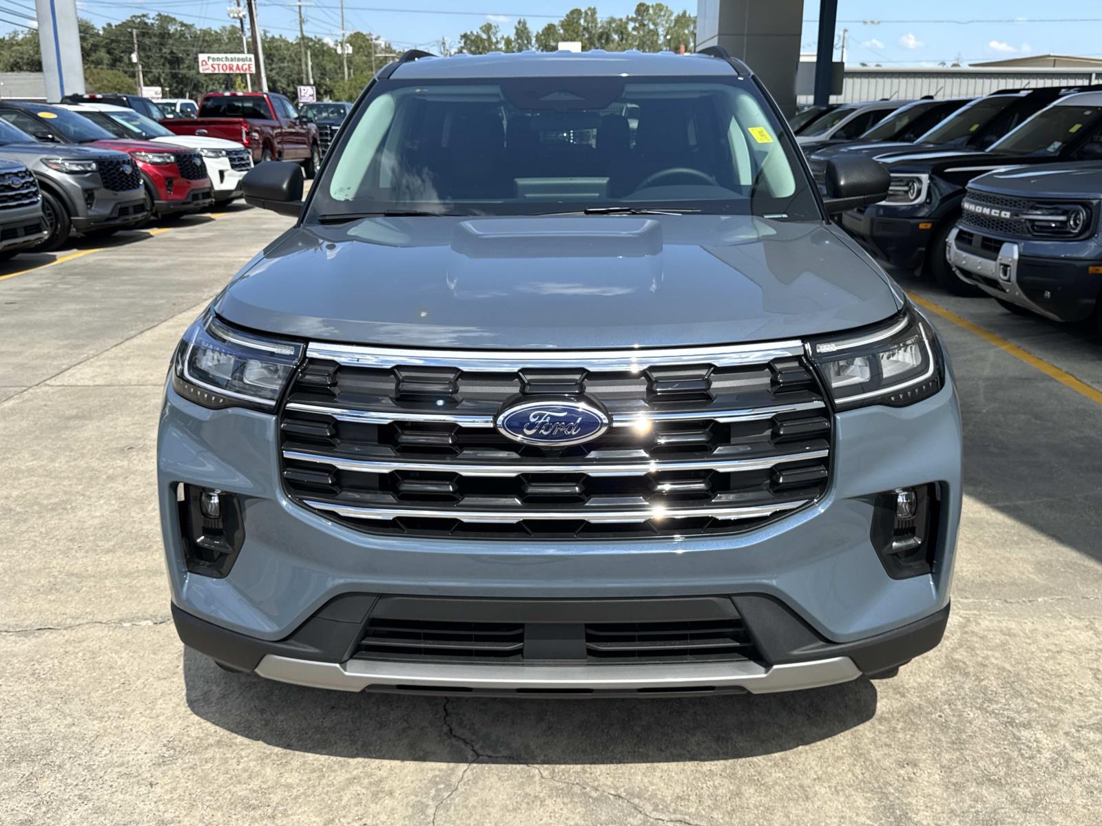2025 Ford Explorer Sport photo 2