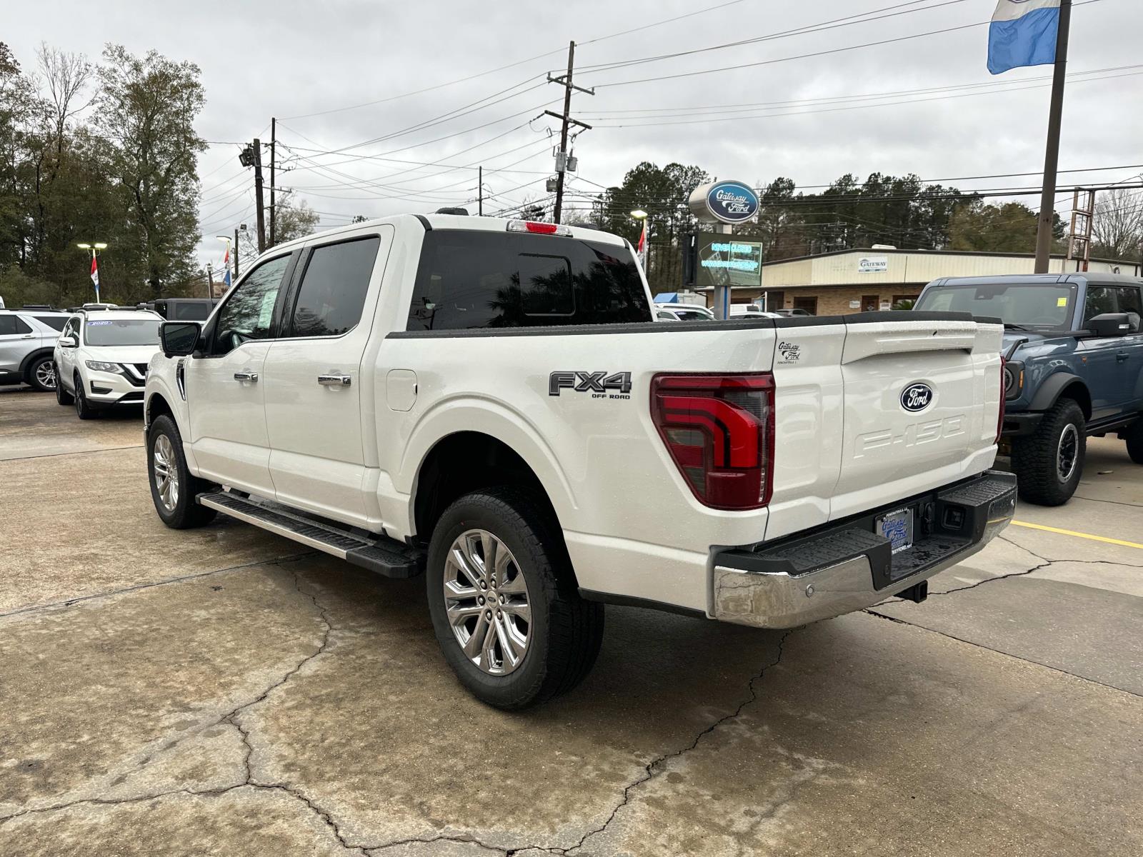 2025 Ford F-150 Lariat photo 3