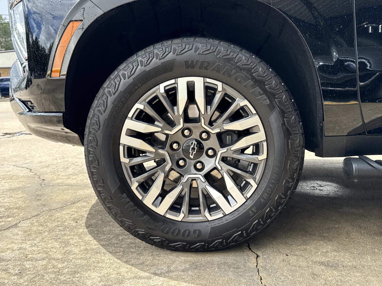 2025 Chevrolet Tahoe Z71 photo 3