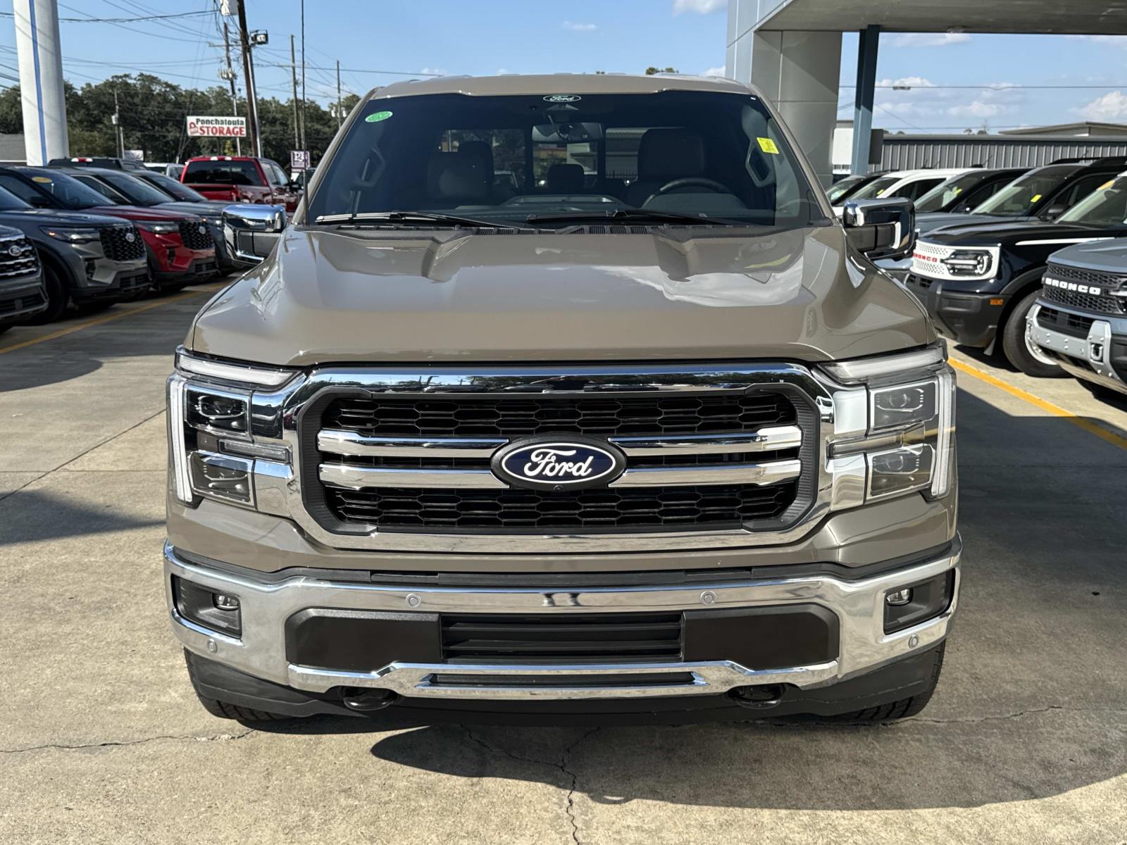 2025 Ford F-150 Lariat photo 2