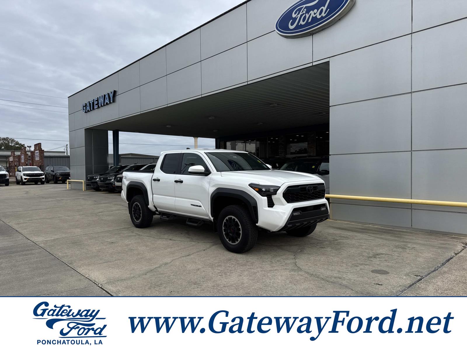 2024 Toyota Tacoma TRD Off Road's photo