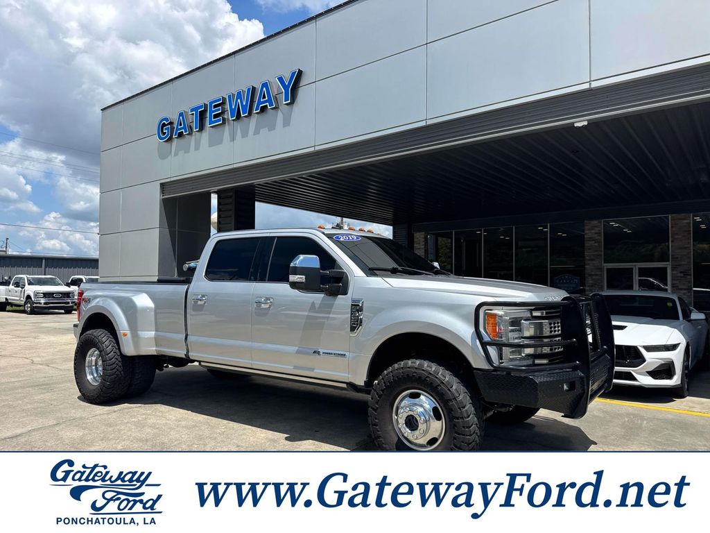 2019 Ford Super Duty F-350 Platinum