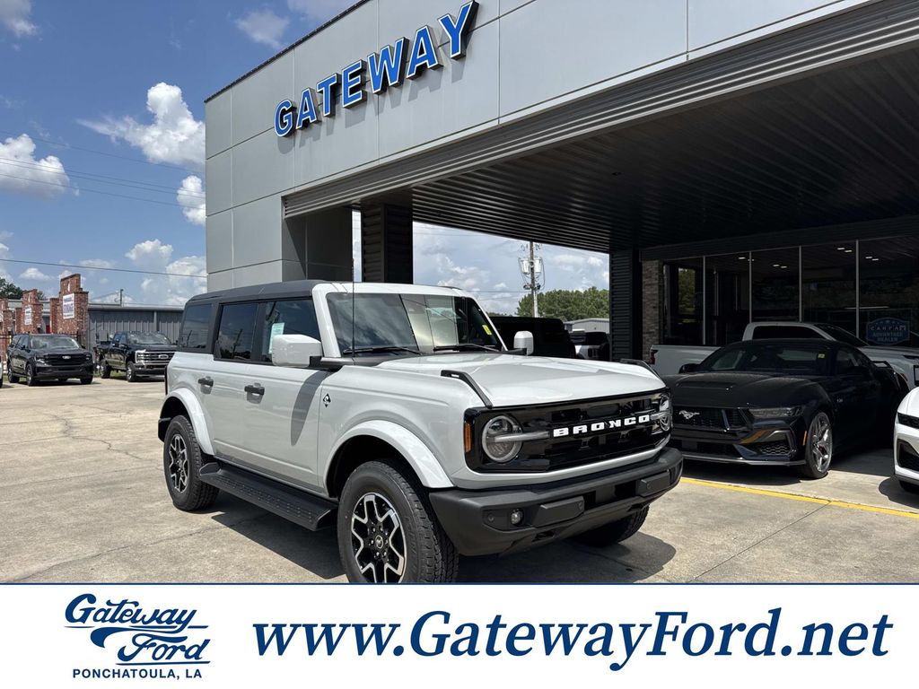2026 Ford Bronco Outer Banks