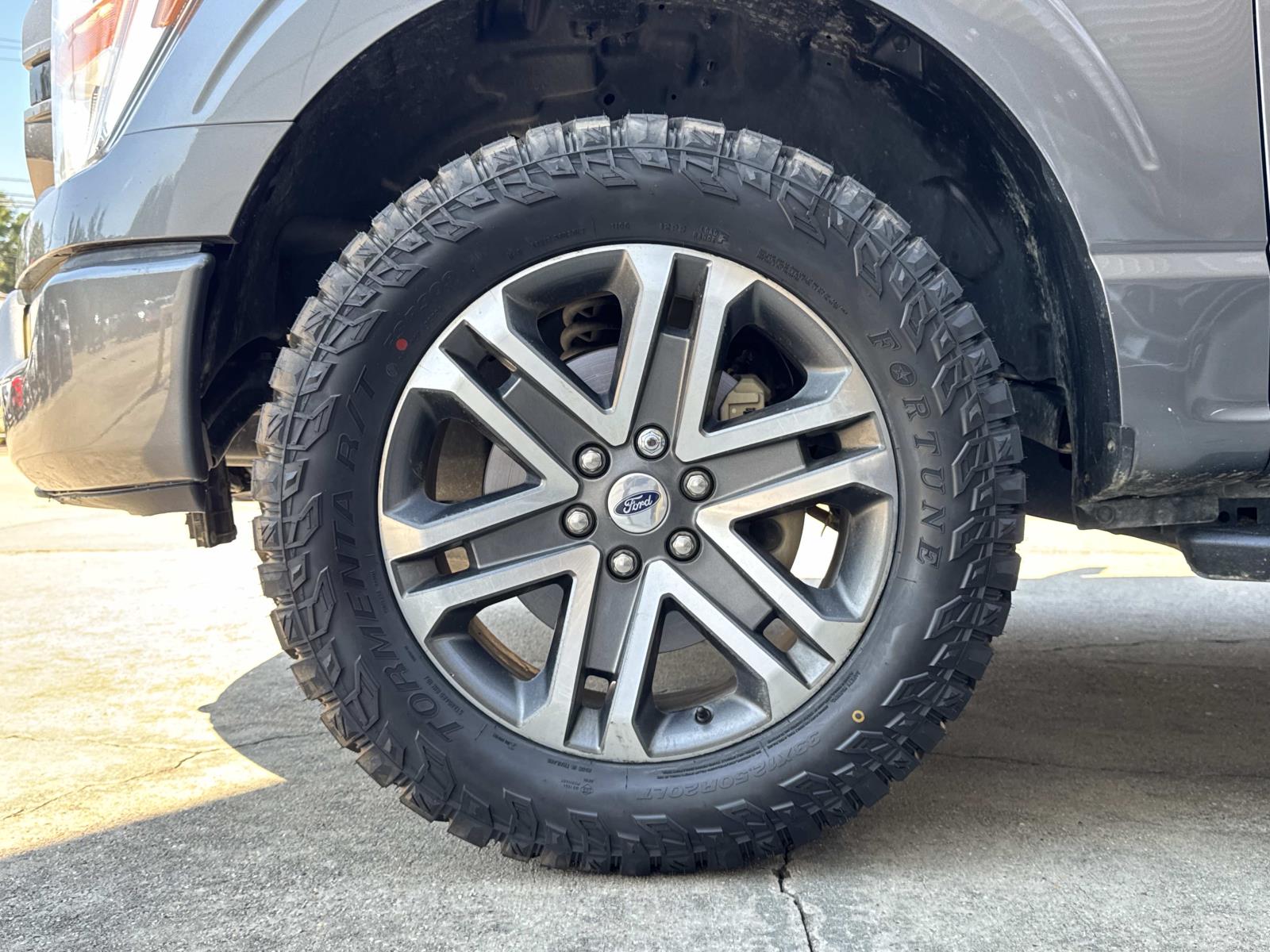 2021 Ford F-150 XL photo 2