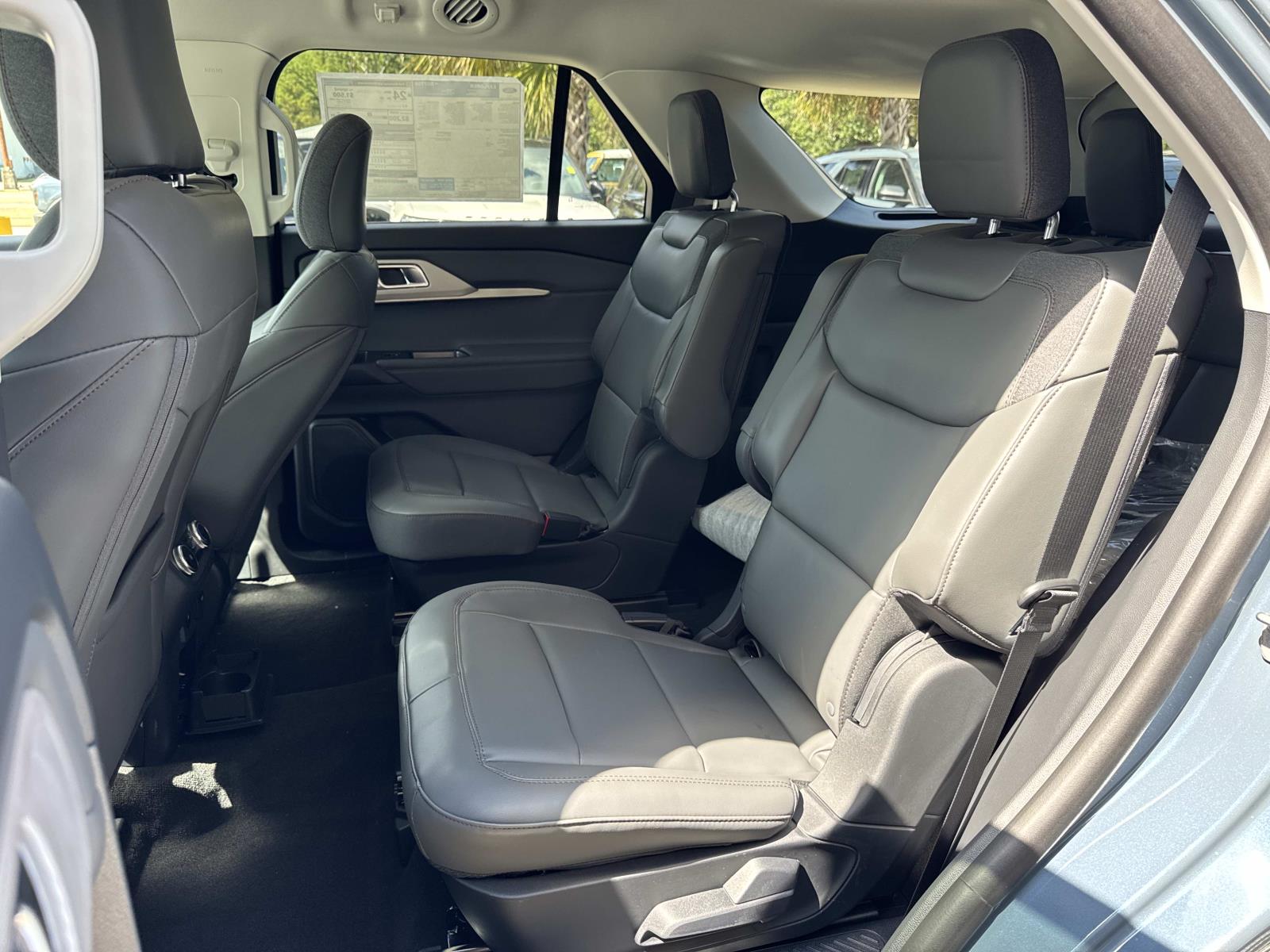 2025 Ford Explorer Sport photo 4