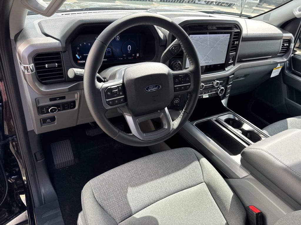 2026 Ford F-150 XLT - Photo 6