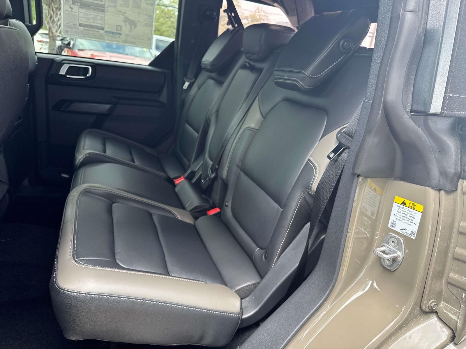 2025 Ford Bronco Outer Banks photo 4