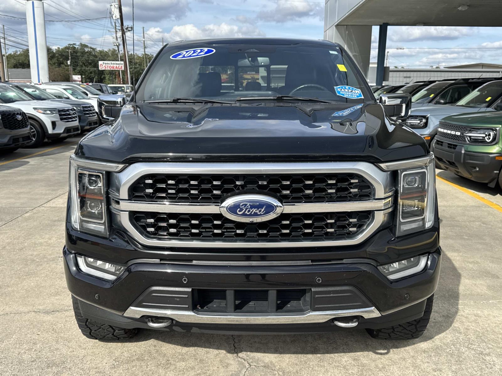2022 Ford F-150 Platinum photo 2