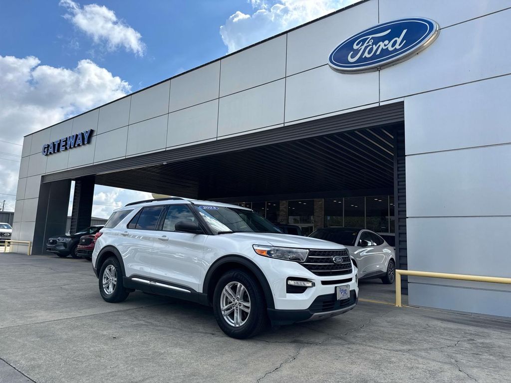 2023 Ford Explorer XLT RWD's photo