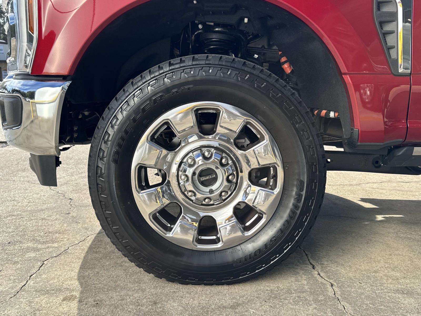 2025 Ford F-250 Lariat photo 3