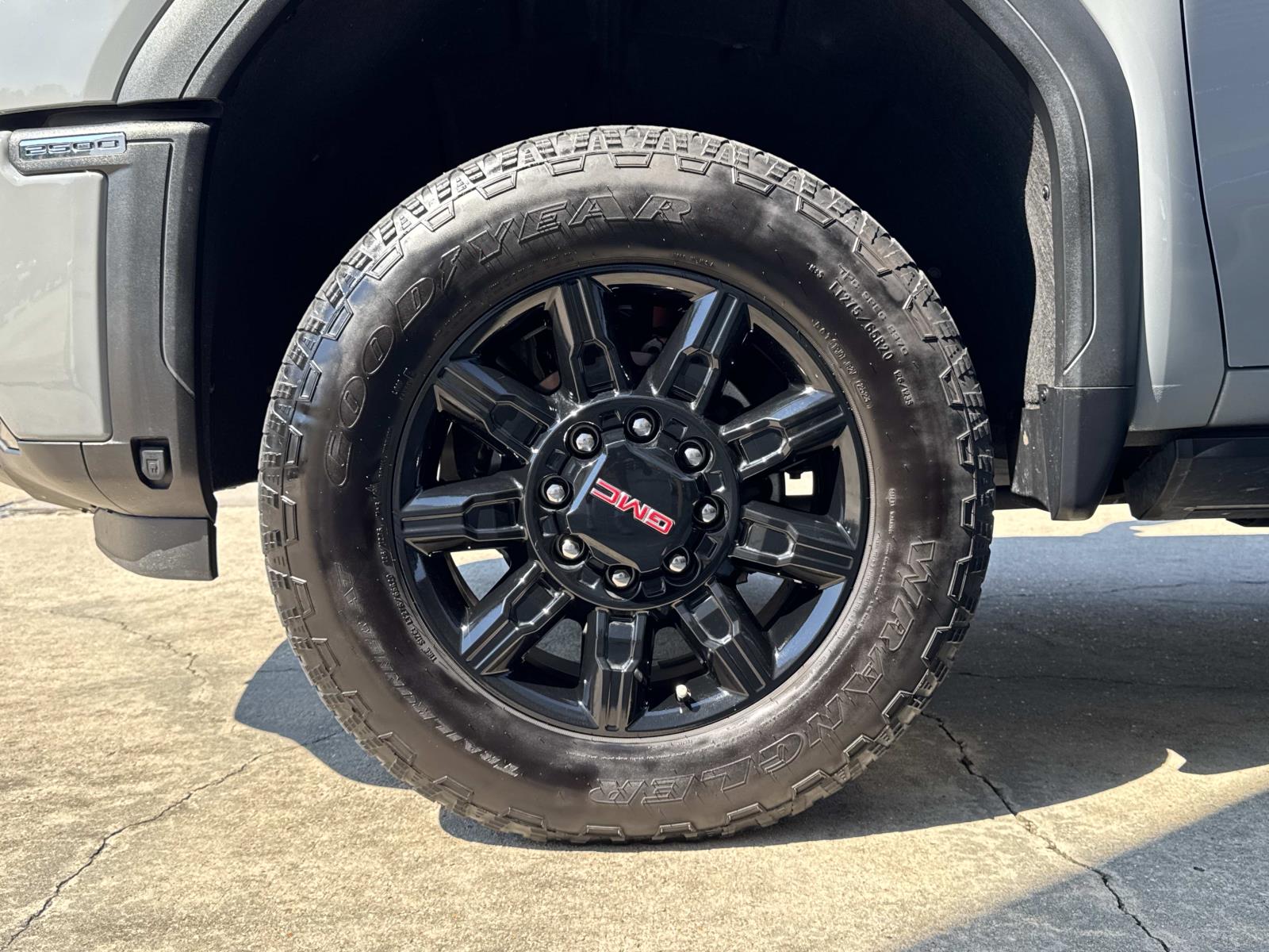 2024 Gmc Sierra HD AT4 photo 3