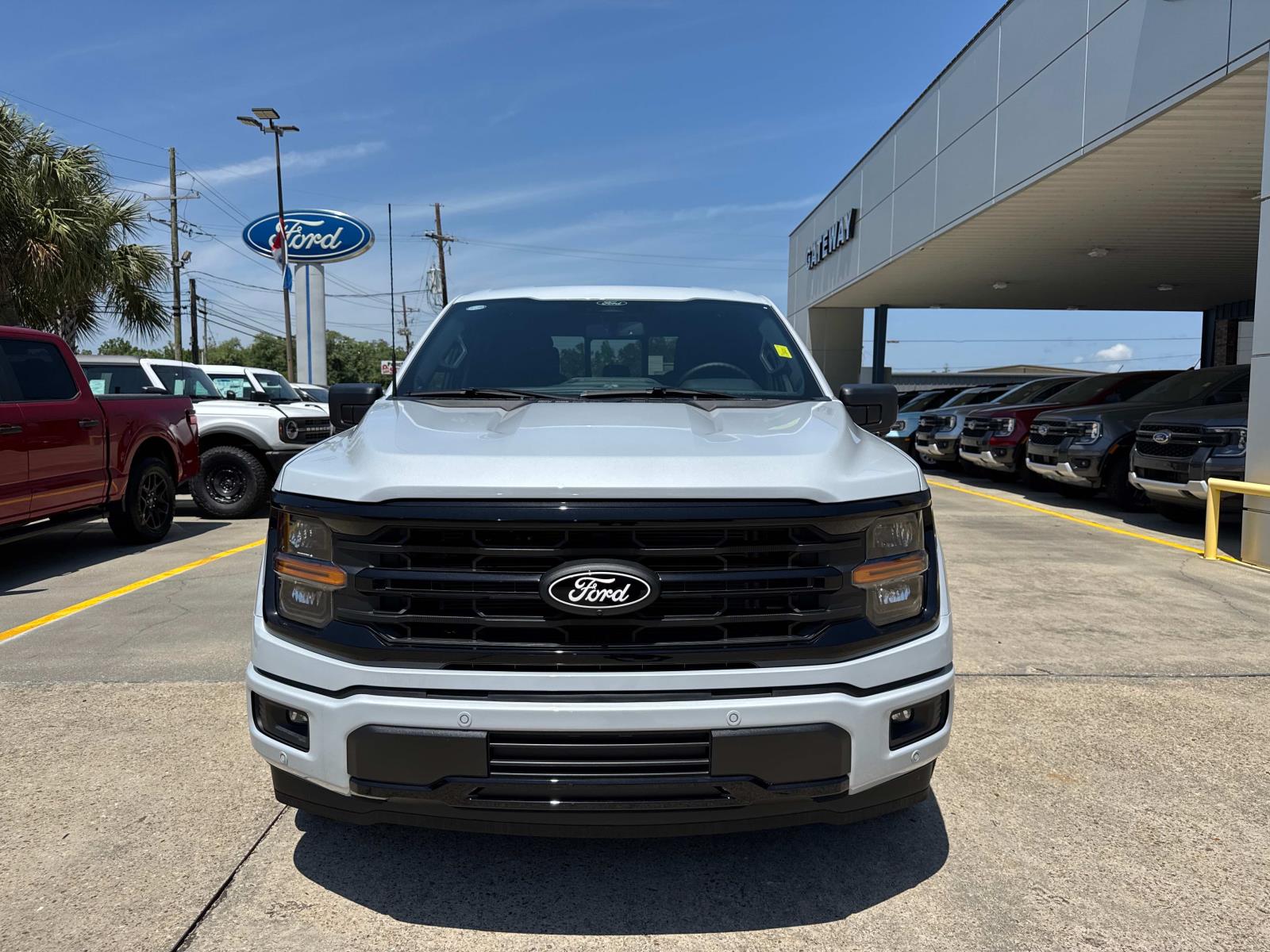 2025 Ford F-150 XLT photo 2