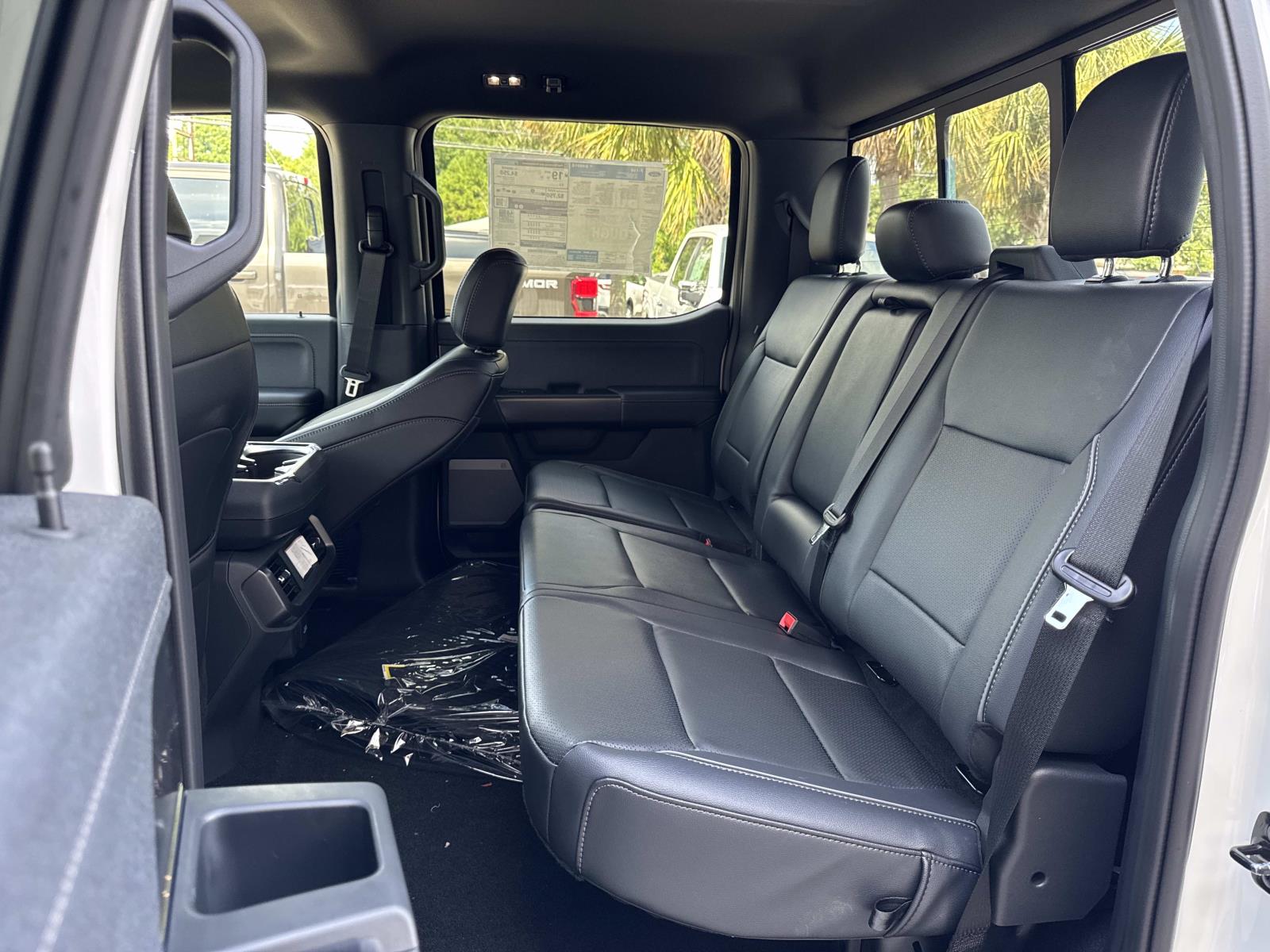 2025 Ford F-150 Lariat photo 4