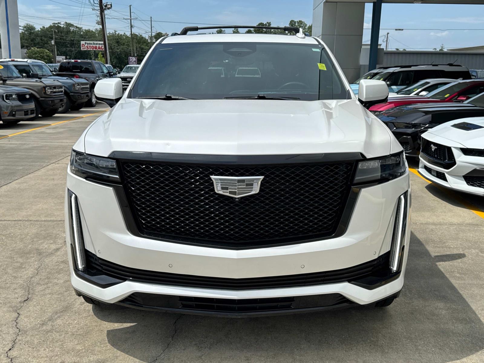2022 Cadillac Escalade ESV Sport photo 2