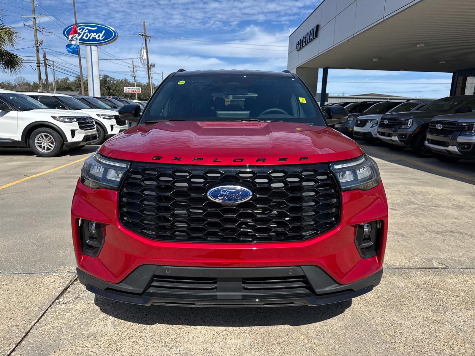 2025 Ford Explorer ST-Line photo 2