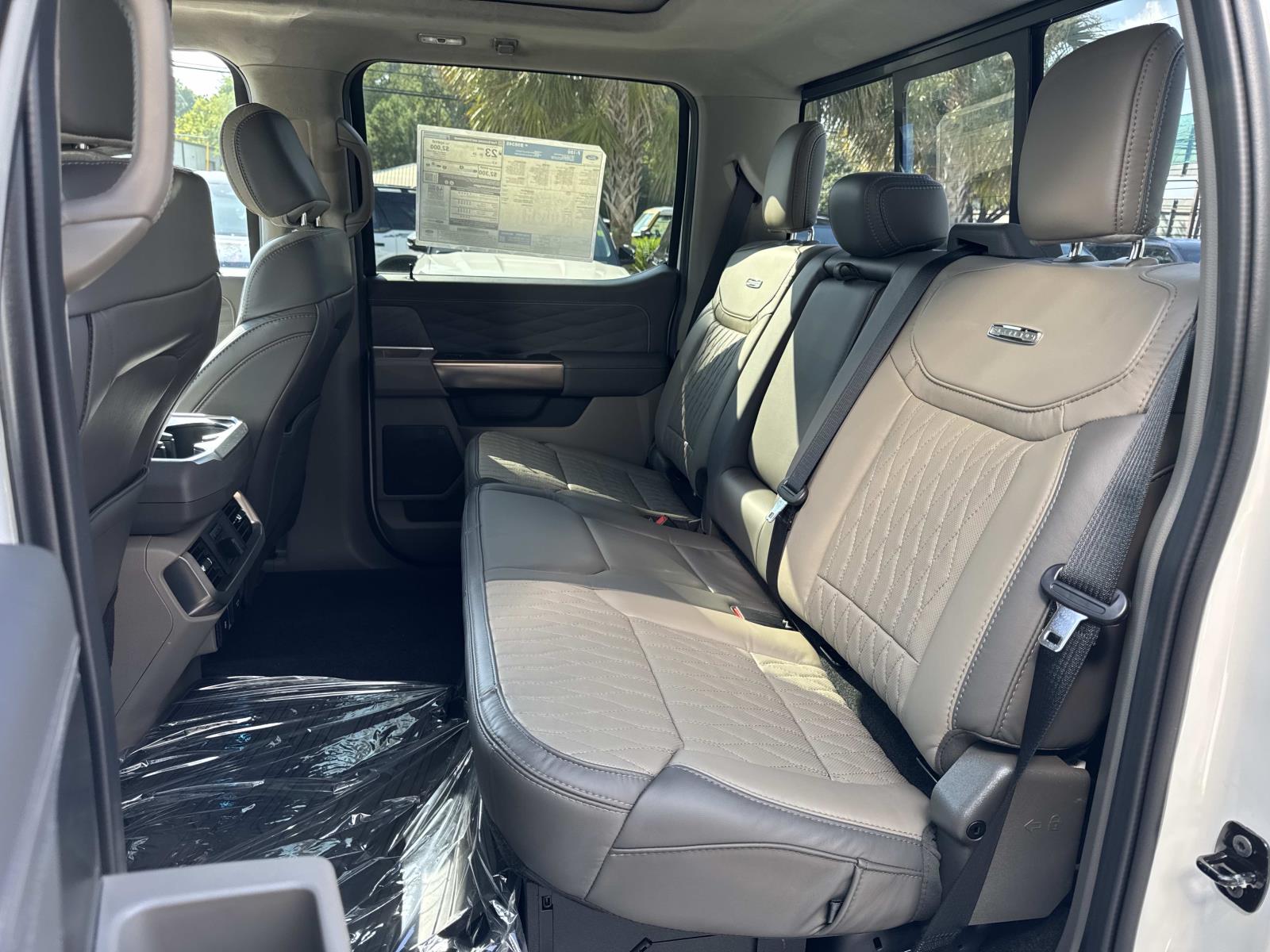 2025 Ford F-150 Platinum photo 4