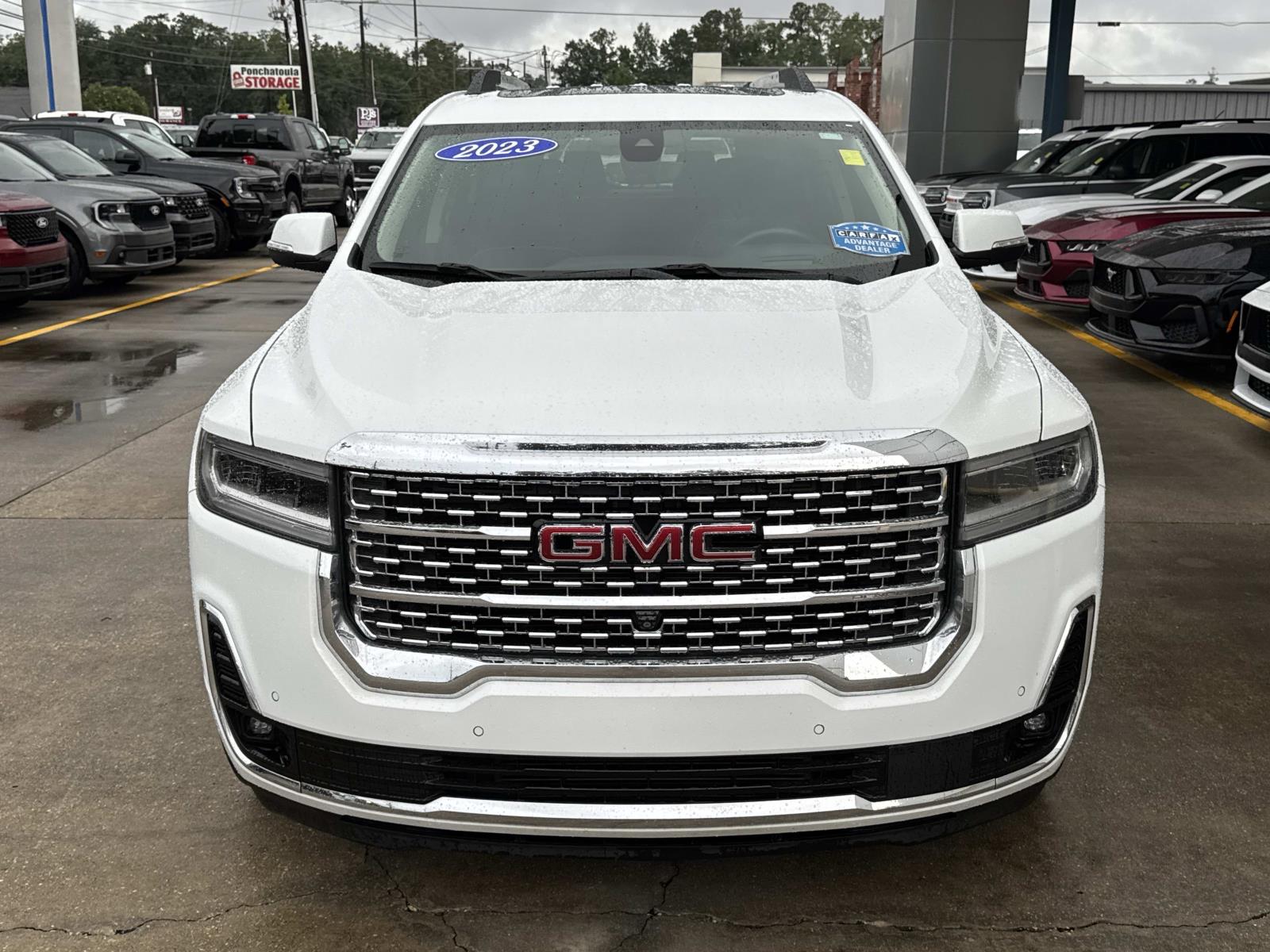 2023 Gmc Acadia Denali photo 2