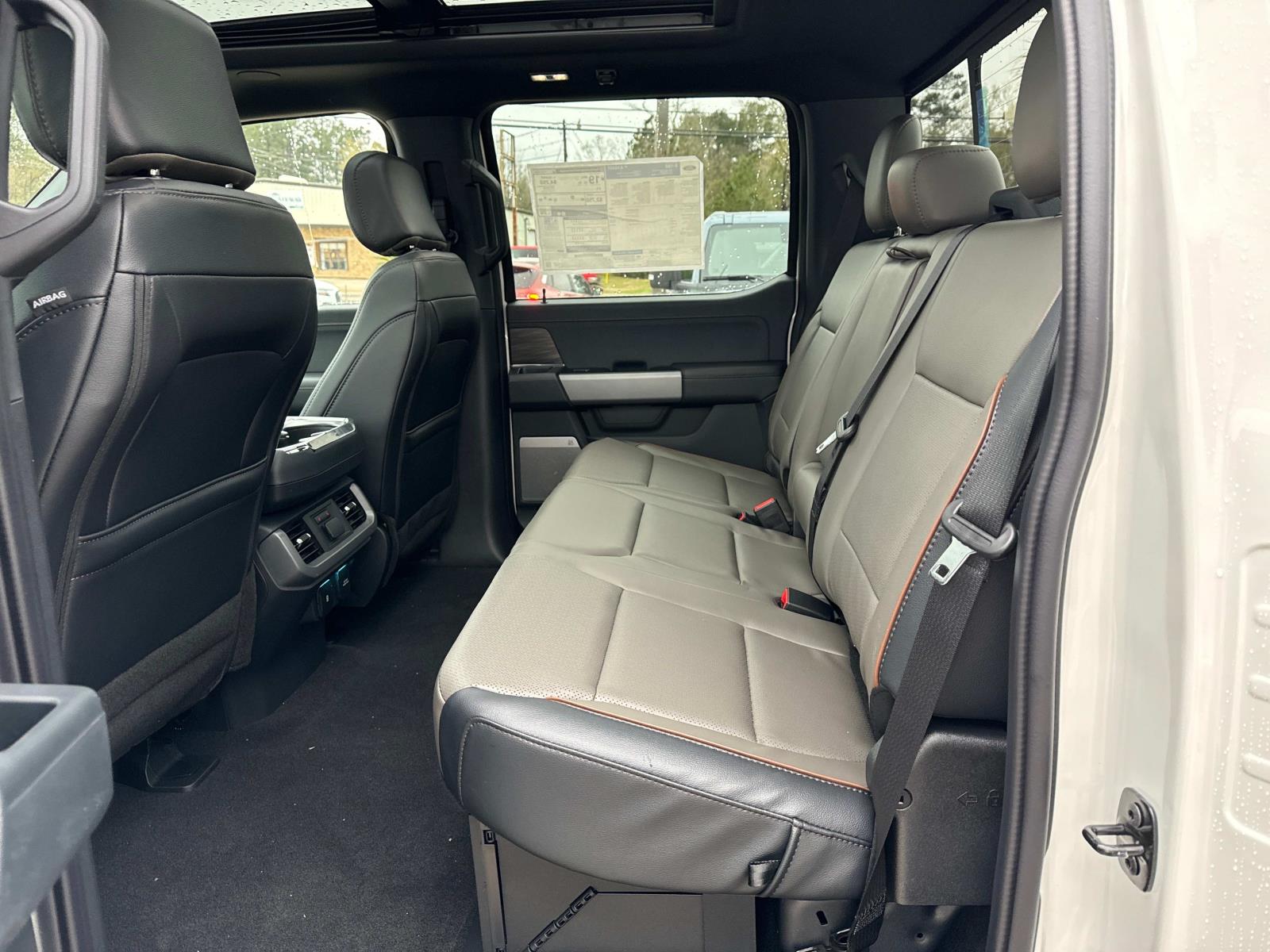 2025 Ford F-150 Lariat photo 4