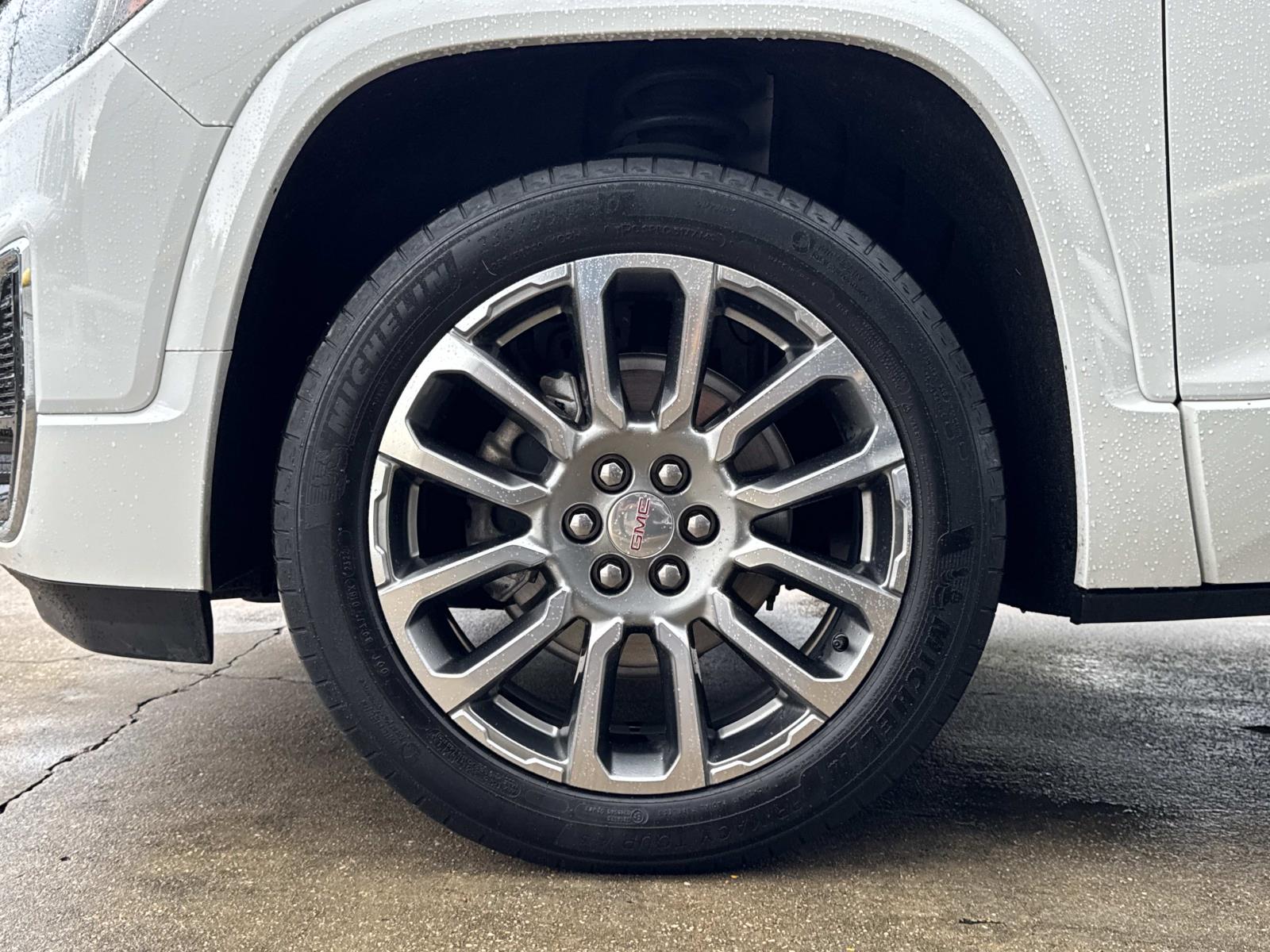 2023 Gmc Acadia Denali photo 3