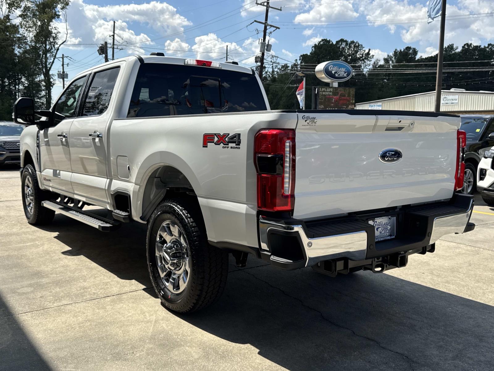 2026 Ford F-350 Lariat photo 3