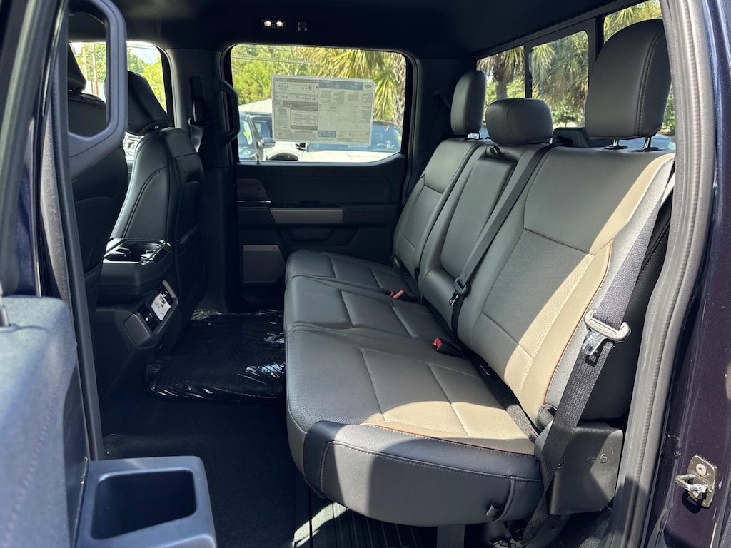 New 2025 Ford F-150 Lariat Crew Cab Pickup