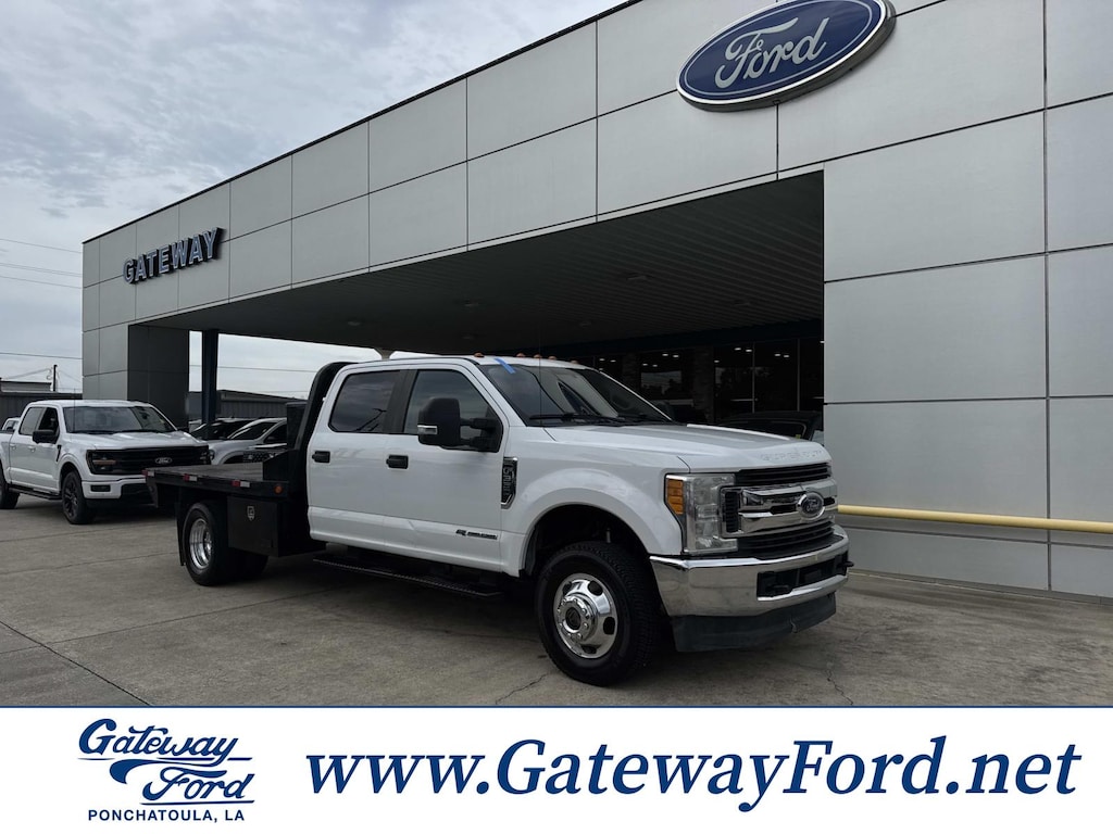 Used 2017 Ford Super Duty F-350 DRW XL 4WD Crew Cab 179 WB 60 CA Crew Cab Chassis-Cab