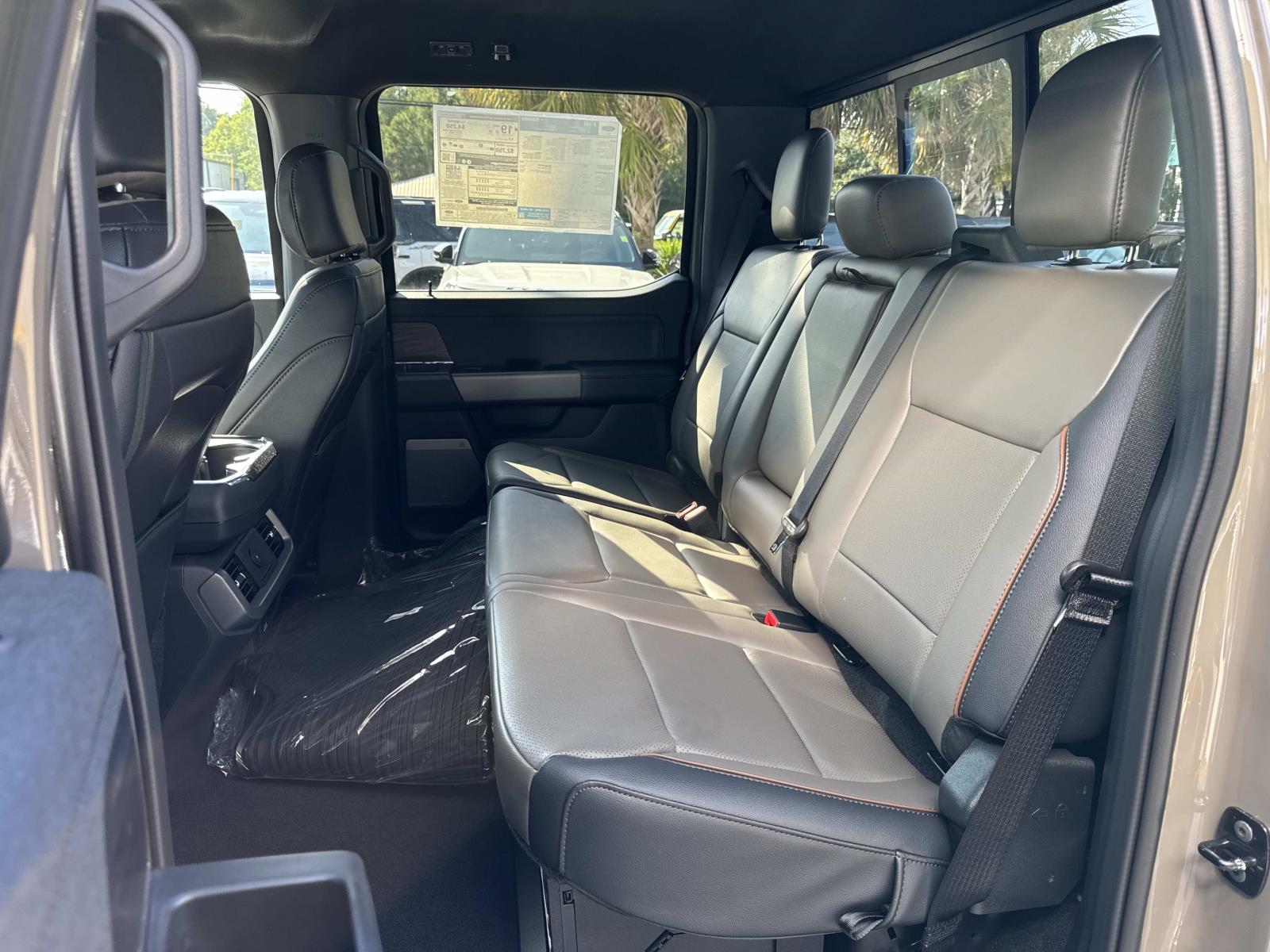 2025 Ford F-150 Lariat photo 4