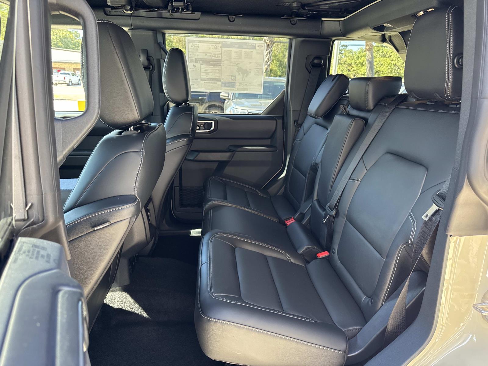 2025 Ford Bronco Outer Banks photo 4