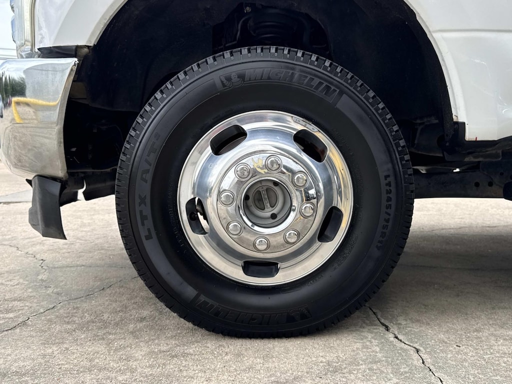 Used 2017 Ford Super Duty F-350 DRW XL 4WD Crew Cab 179 WB 60 CA Crew Cab Chassis-Cab