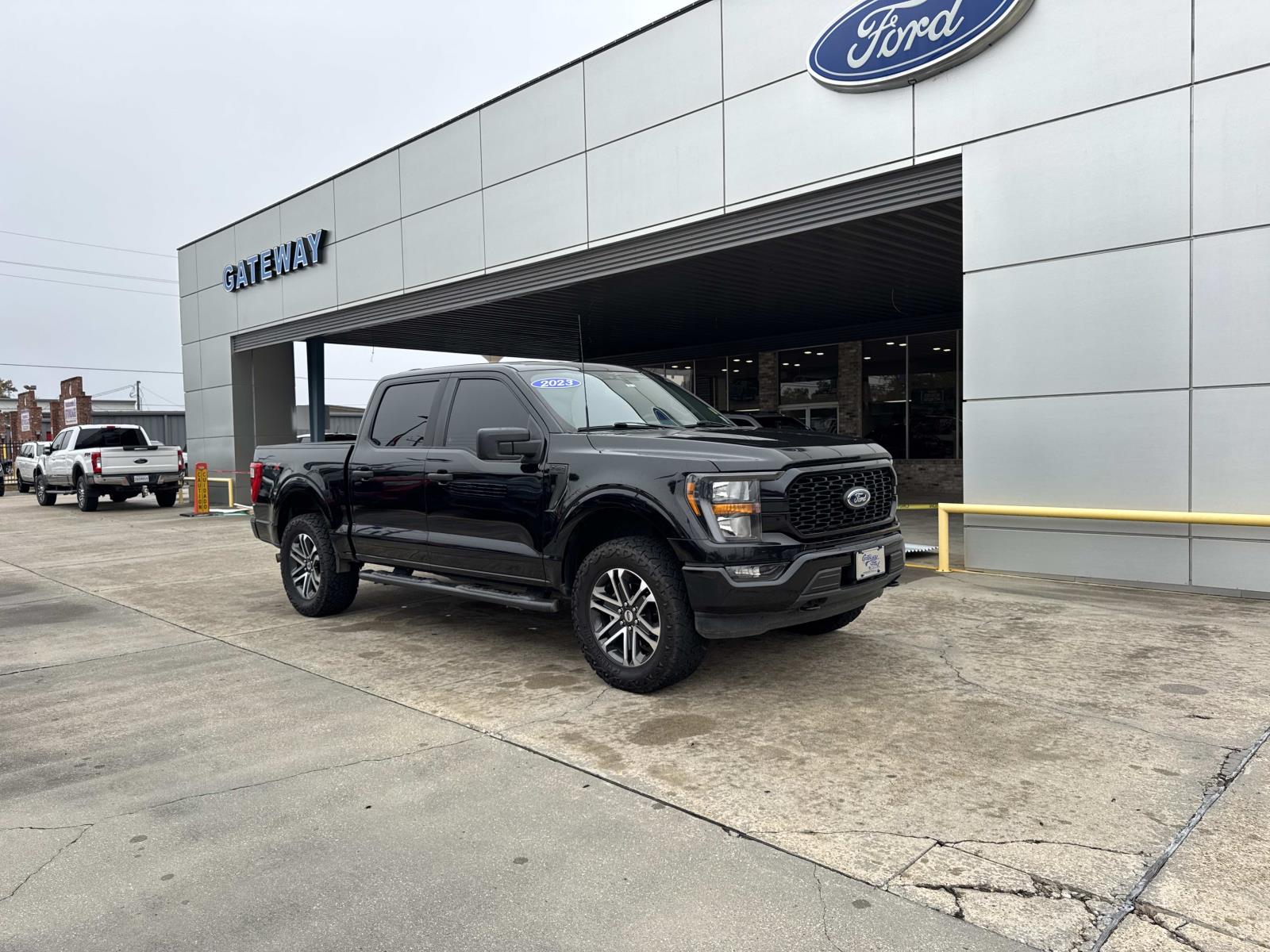 2023 Ford F-150 XL's photo