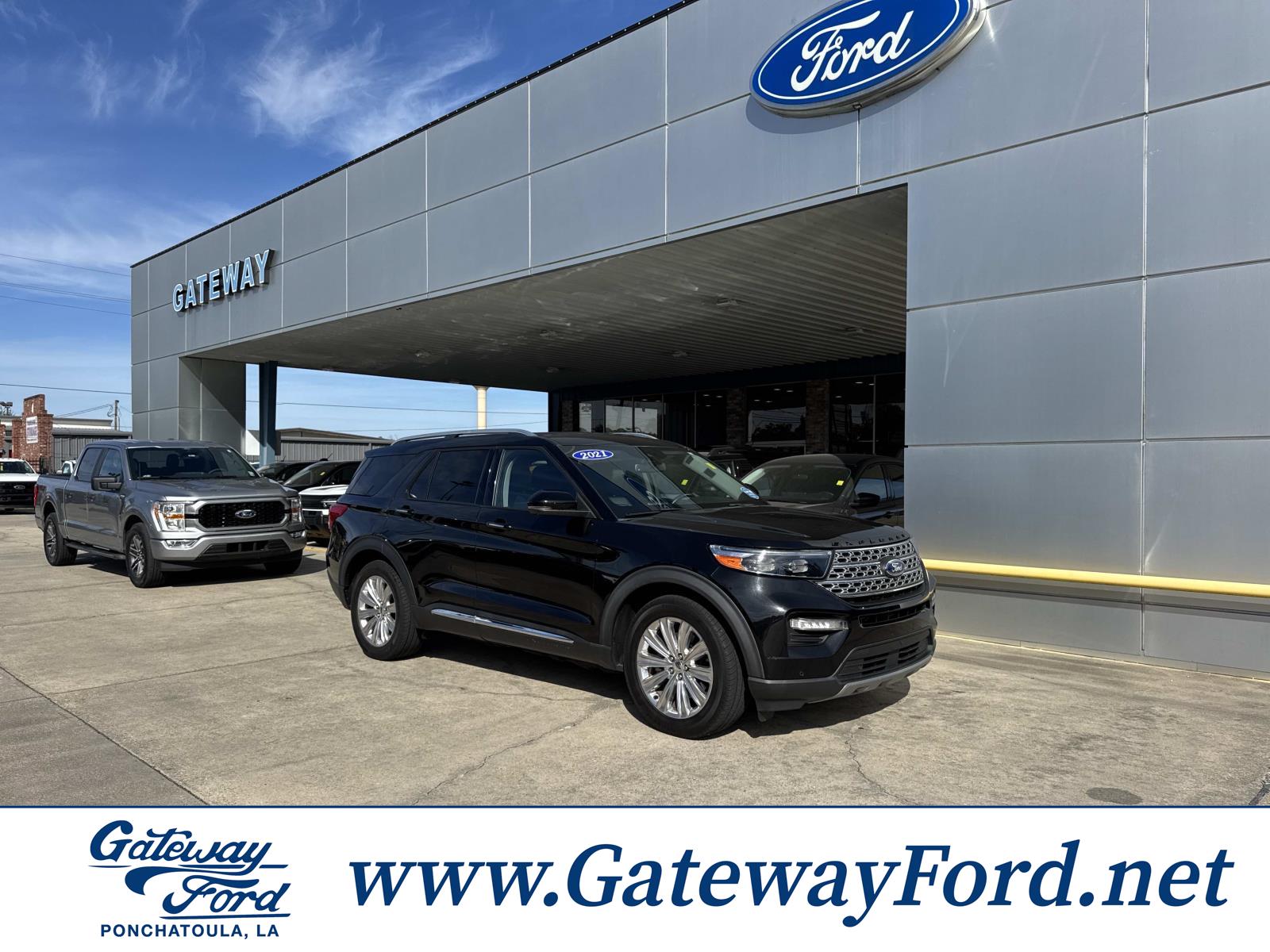 2021 Ford Explorer Limited's photo