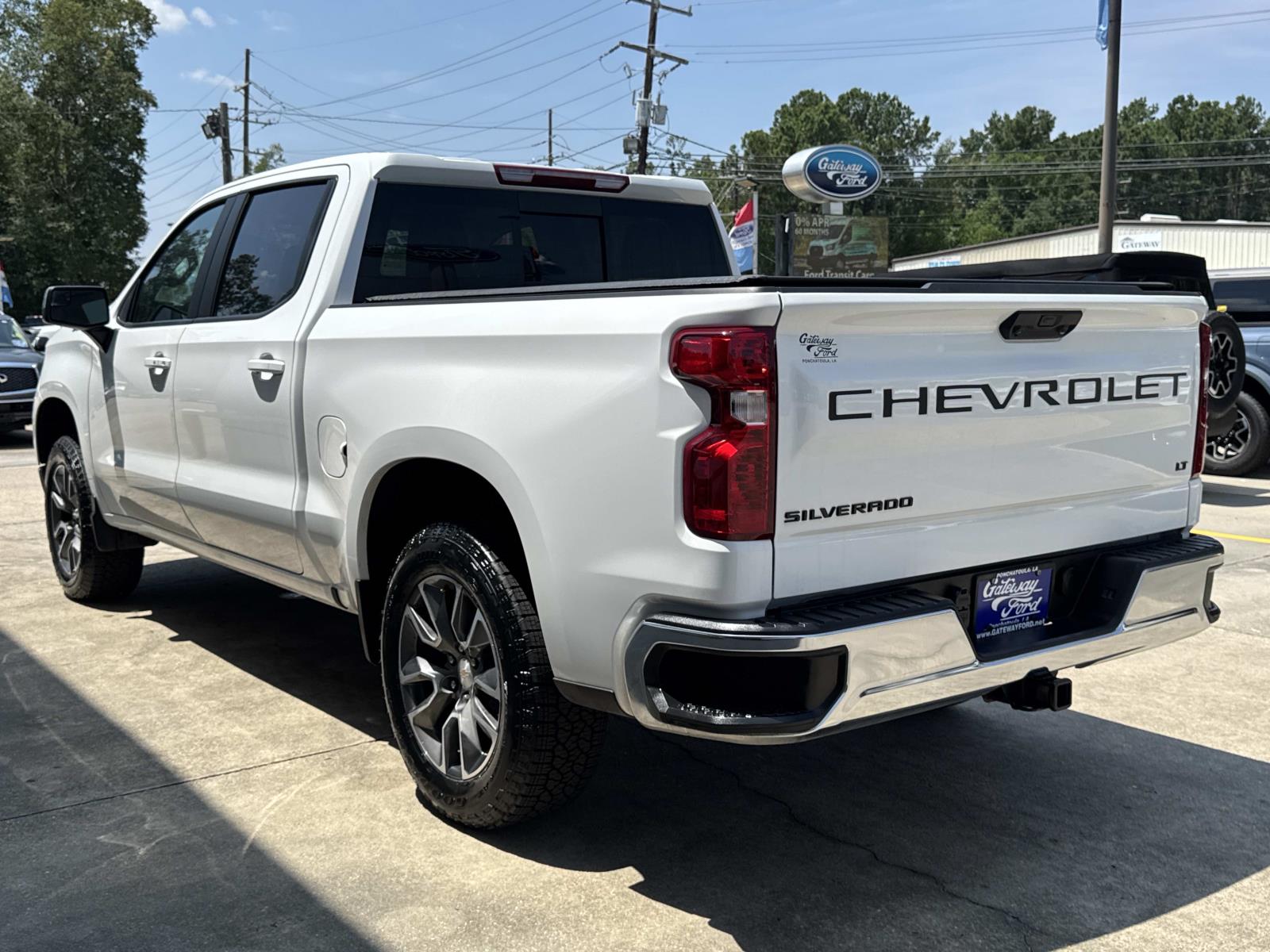 2024 Chevrolet Silverado 1500 LT photo 4