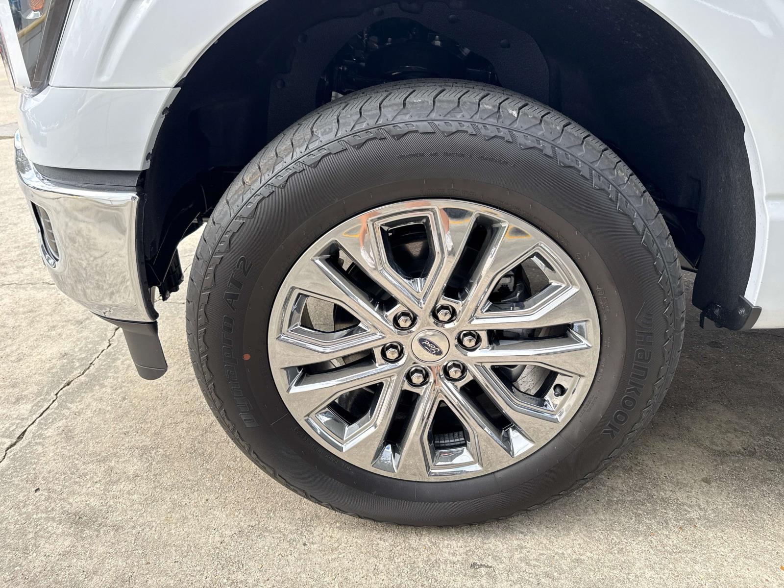 2025 Ford F-150 Lariat photo 3