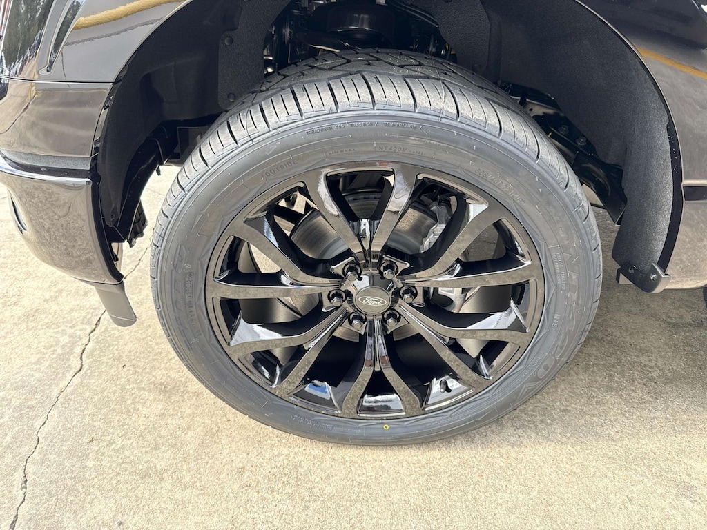 New 2025 Ford F-150 XLT Crew Cab Pickup